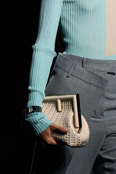 Look 12